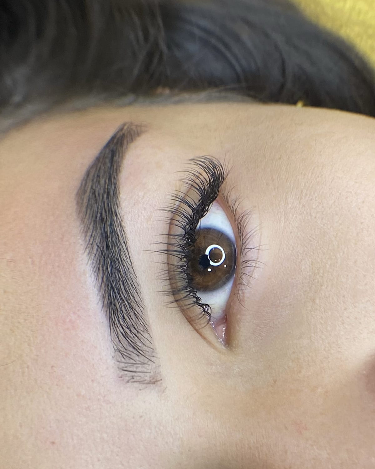 Fio a Fio Clássico — Um fio de extensão para cada cílio natural. O resultado mais discreto da casa, para uso diário.